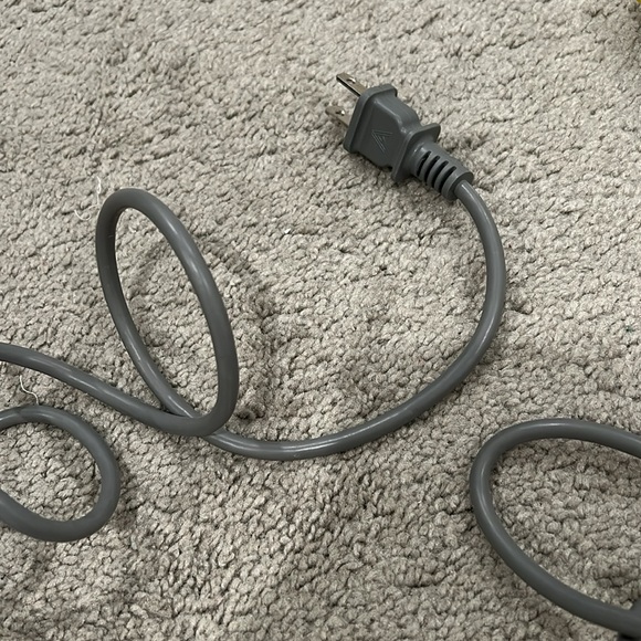 Drybar 1 Inch Curling Iron - Picture 4 of 5